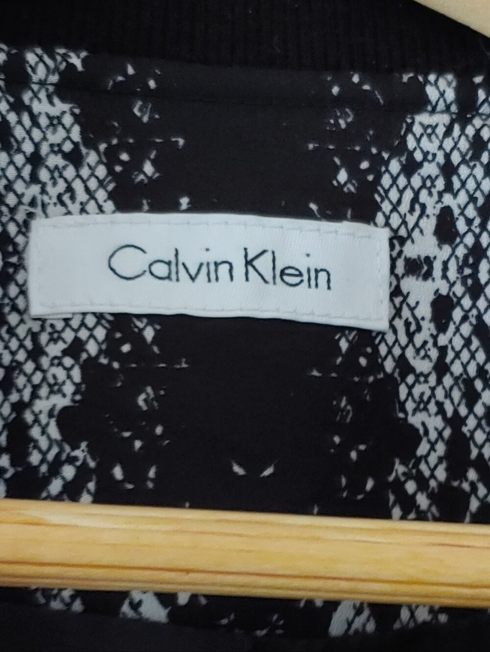 Calvin Klein - Picture 3 of 3